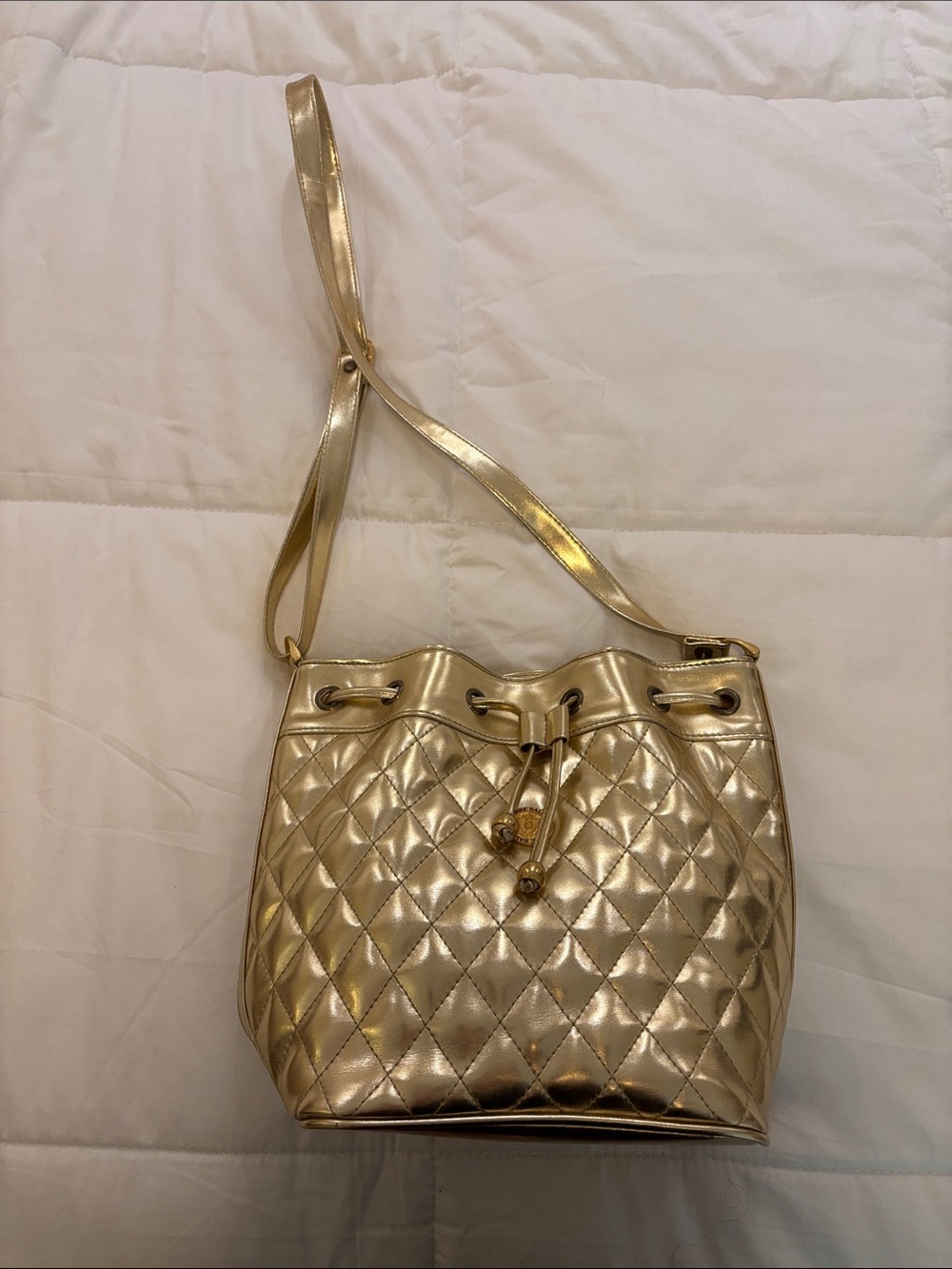 Pierre Balmain Quilted Metallic Drawstring Shoulder bucket Bag - Gold y2k